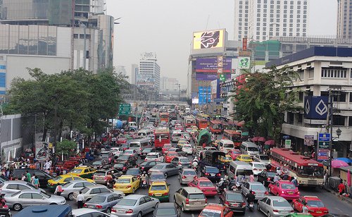 Bangkok, katunäkymä ruuhka-aikaan.